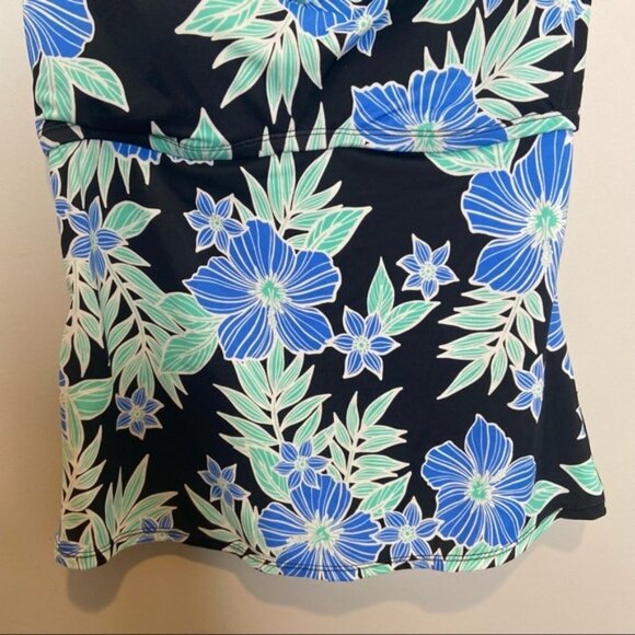 Woman floral swim top size 34/DD‎ - Picture 4 of 11